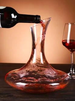 Luxwine - Decanteer Karaf Wijn - Wijnkaraf - 1.45L - Incl. Kurk - Incl. 1000 Schoonmaakparels - Decanter - Decanteer Karaf - Wijnkaraf - Wijn Decanteerder - Wijn Accessoires - Kerstcadeau -Kookgerei Koning Verkoop 900x1200 105