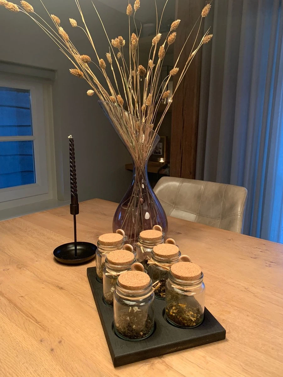 Theeplank Black Edition Met 6 Potjes En Houten Lepel Voor Thee Theeplateau ( Vervanger Van Theedoos ) MeubelZwagerij 4 Theeplank Black Edition Met 6 Potjes En Houten Lepel Voor Thee Theeplateau ( Vervanger Van Theedoos ) MeubelZwagerij - Afbeelding 4