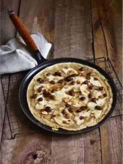 Staub Flensjespan - Houten Steel - 28 Cm - Zwart -Kookgerei Koning Verkoop 901x1200 5