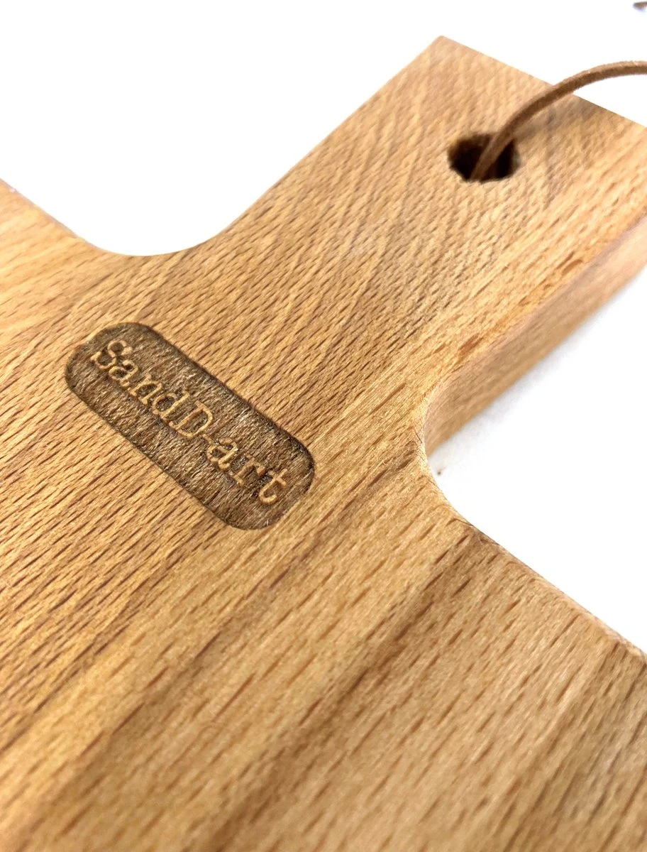 Stoer Landelijk Snijplankje-hapjesplankje Met Tekst Gravure SARAH. Een Origineel Cadeau Voor Iemand Die 50 Jaar Wordt. Het Formaat Is 20x30cm Excl. Handvat. 5 Stoer Landelijk Snijplankje-hapjesplankje Met Tekst Gravure SARAH. Een Origineel Cadeau Voor Iemand Die 50 Jaar Wordt. Het Formaat Is 20x30cm Excl. Handvat. - Afbeelding 5