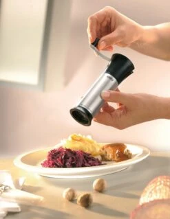 GEFU Nootmuskaatmolen - Laser Cut - RVS 13 GEFU Nootmuskaatmolen - Laser Cut - RVS -Kookgerei Koning Verkoop 929x1200 2