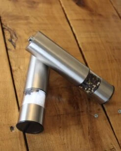 Allkinds Peper En Zoutmolen Set Elektrisch - Praktisch En Stijlvol - Doseringsfunctie - RVS - 70 Ml Inhoud -Kookgerei Koning Verkoop 959x1200 8
