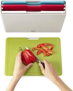 Joseph Joseph Folio Snijplanken - Set Van 4 Stuks - Met Houder - Snijplank Vis Vlees Groenten Brood - BPA Vrij - Vaatwasserbestendig - Keukenhulp - Keukentool Zilver -Kookgerei Koning Verkoop 969x1200 4