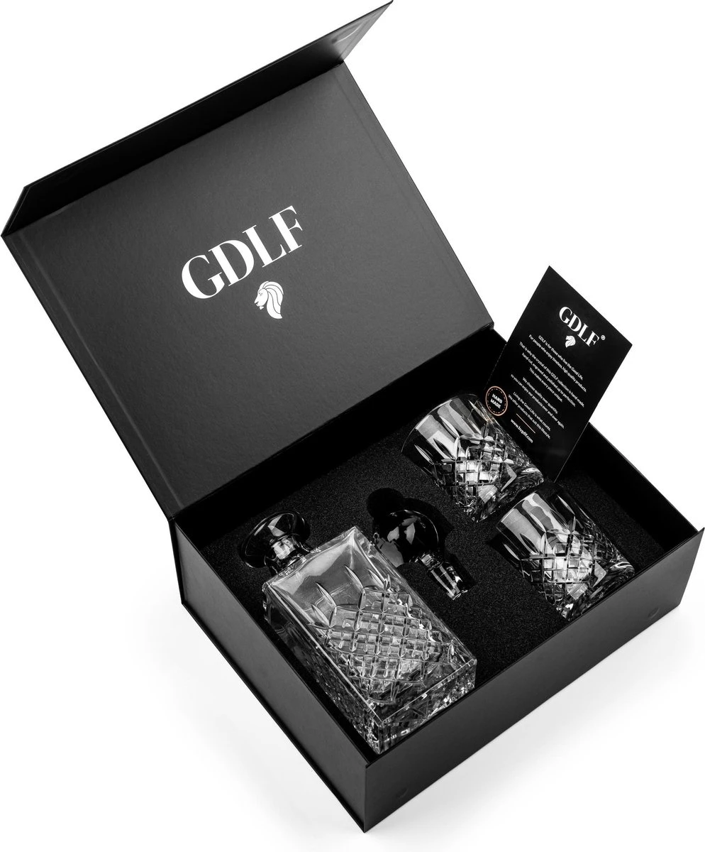 Handgemaakt Royal Whiskey Karaf Set By GDLF® | Hand Geslepen & Mond Geblazen | Hoogste Kwaliteit Kristal | Luxe Whiskey Set | Incl. Whisky Karaf, 2 Whiskey Glazen & Hand Made Certificaat | Kado Man | Luxe Cadeau Voor Man & Vrouw 3 Handgemaakt Royal Whiskey Karaf Set By GDLF® | Hand Geslepen & Mond Geblazen | Hoogste Kwaliteit Kristal | Luxe Whiskey Set | Incl. Whisky Karaf, 2 Whiskey Glazen & Hand Made Certificaat | Kado Man | Luxe Cadeau Voor Man & Vrouw - Afbeelding 3